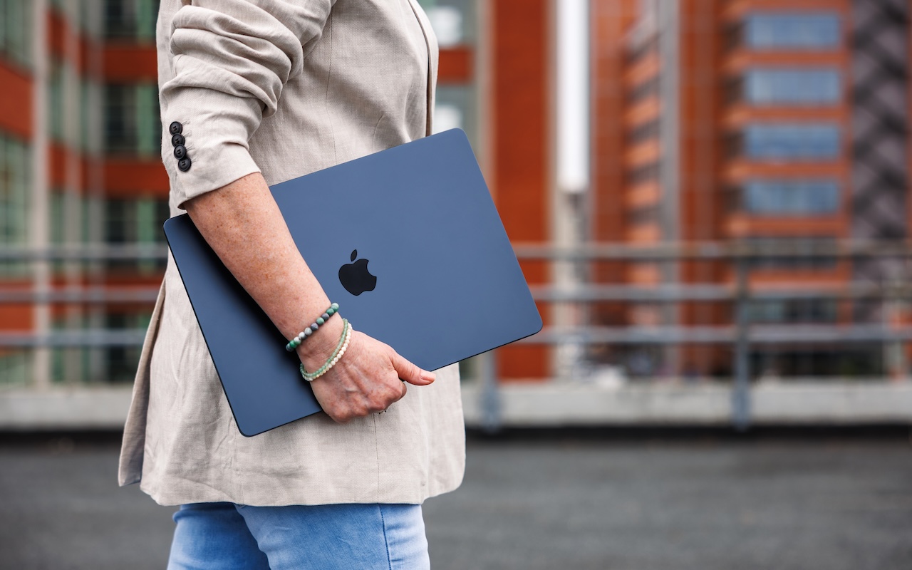Featured image for “Choosing the Best Mac for a College-Bound Student in 2025”